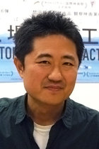 想田和弘監督が安倍政権を斬る！「安倍さんは民主主義をやめようとしている」「アベノミクスはただの筋肉増強剤」